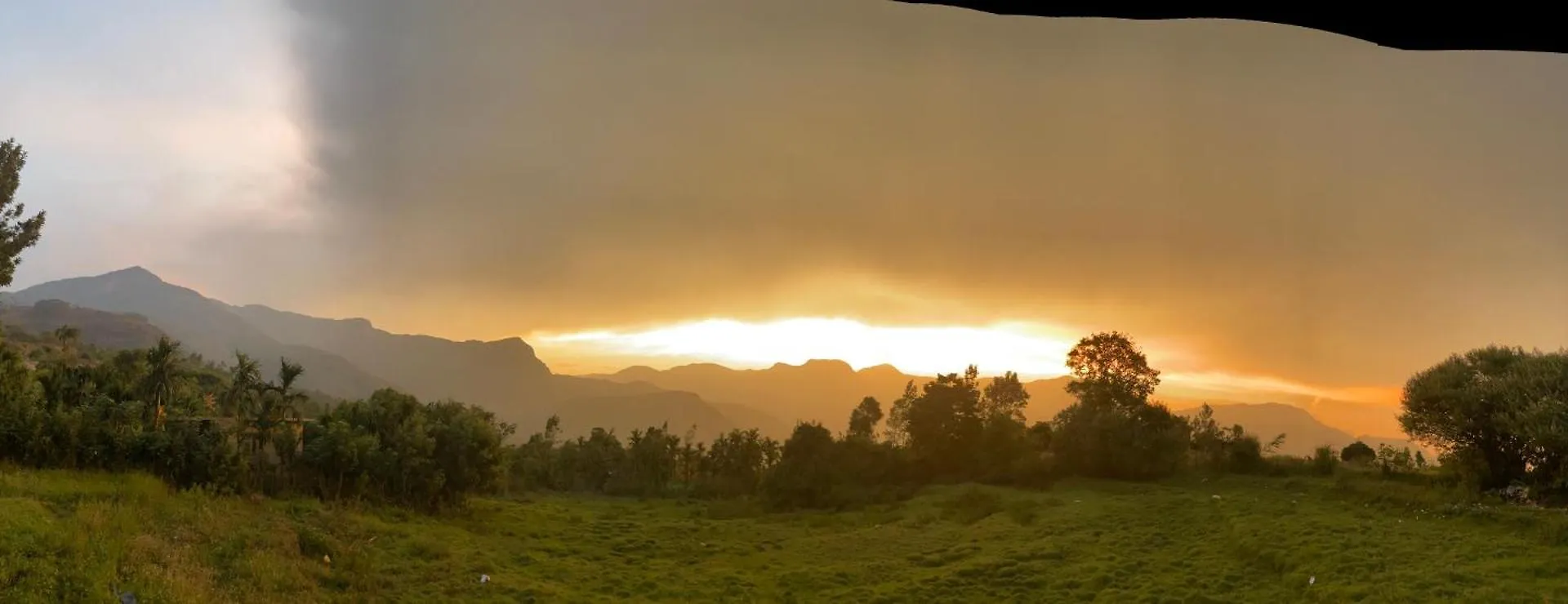 4Acres Farm Stay And Natural Mudhouse Kanthalloor Campeggio