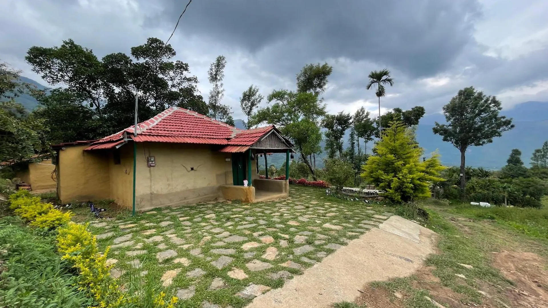 4Acres Farm Stay And Natural Mudhouse Kanthalloor